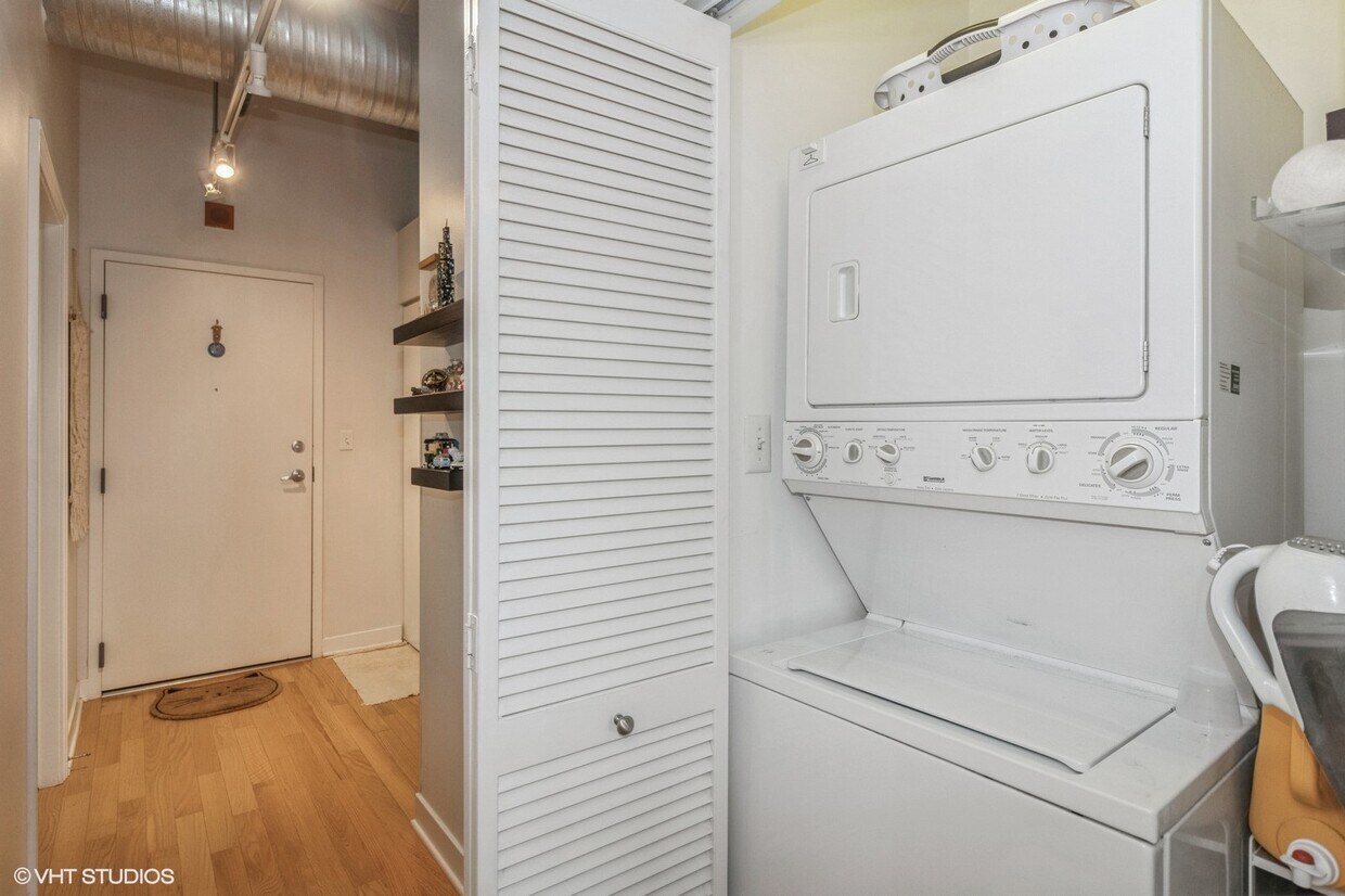 Primary Photo - 836 W 15th Pl