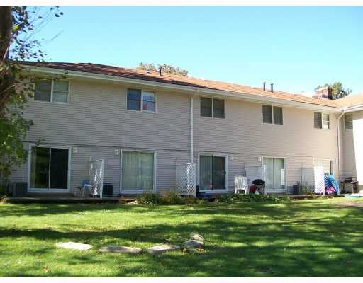 Building Photo - 150 S Lakeside Dr