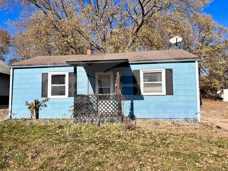 Primary Photo - 2717 College Ave