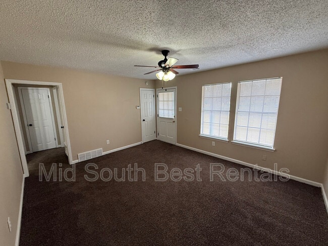 Building Photo - 3854 Windermere Rd