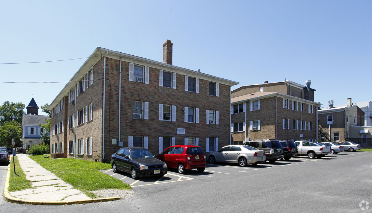 Primary Photo - Bonaparte Apartments