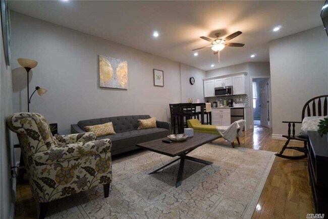 Foto del edificio - 718 E 134th St