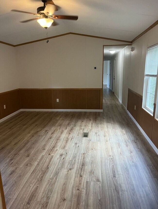 Foto del edificio - 60 Honey Bee Ln