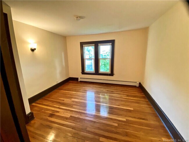 Foto del edificio - 262 N Main St