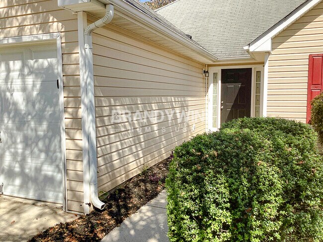 Building Photo - 2056 Registry Pl