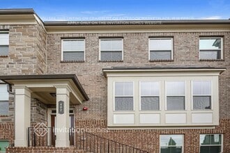 Building Photo - 402 Montclair Ct