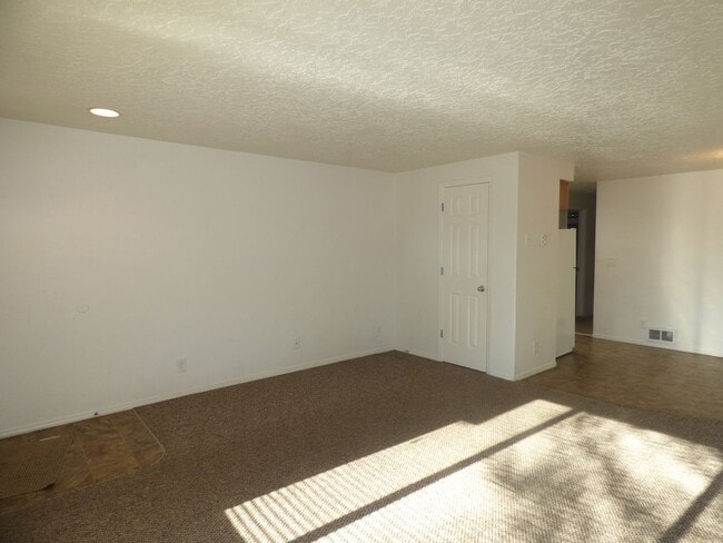 Foto del edificio - 4811-4813 Cougar Ct SE Salem, OR 97317