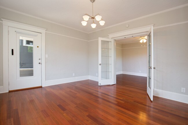 Foto del edificio - 1821 11th Ave W