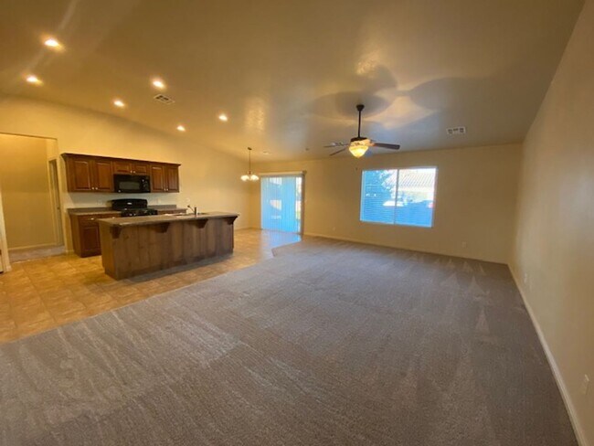 Foto del edificio - BEAUTIFUL HOME IN WASHINGTON FIELDS FOR RENT!