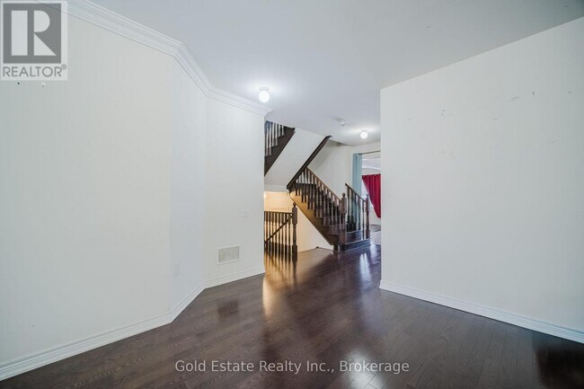 Building Photo - 69 Blackberry Valley Cres