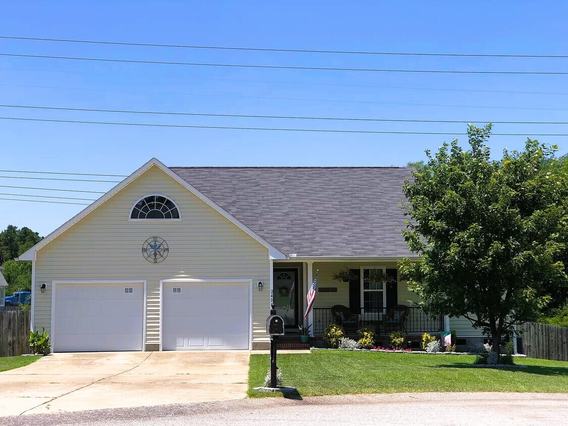 2404 Camp Lejeune Ct, Hope Mills, NC 28348 House Rental in Hope Mills