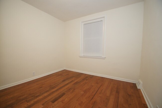 Foto del edificio - 744 S 18th St