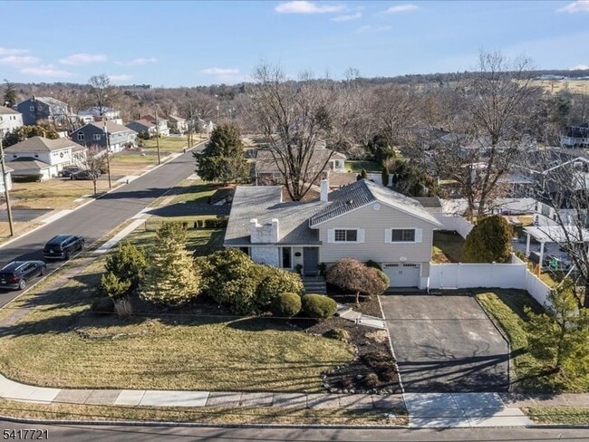 Building Photo - 15 Windemere Rd