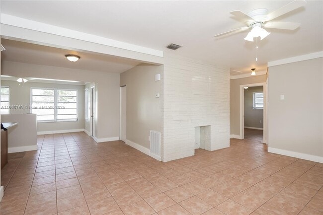 Foto del edificio - 7667 Miramar Pkwy