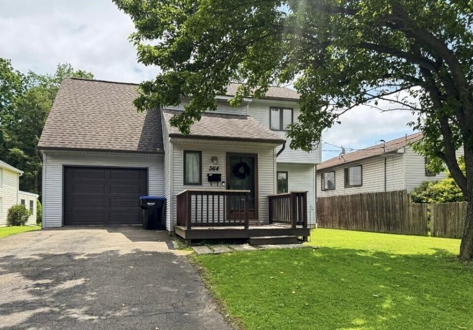 Foto principal - 364 Oak St