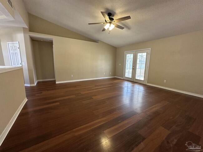 Foto del edificio - 703 Marlin Spike Dr