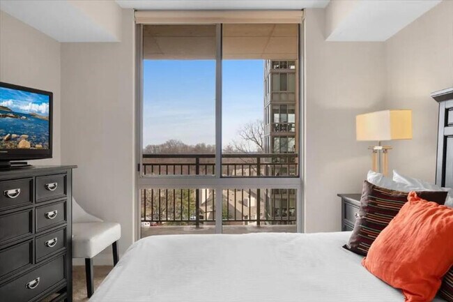 Foto del edificio - 3718 Midtown Dr