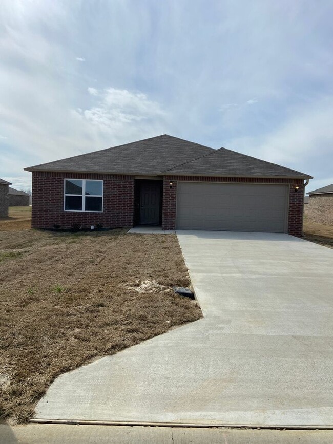 Building Photo - *PreLeasing* Four Bedroom | Two Bath Home in Bridlewood