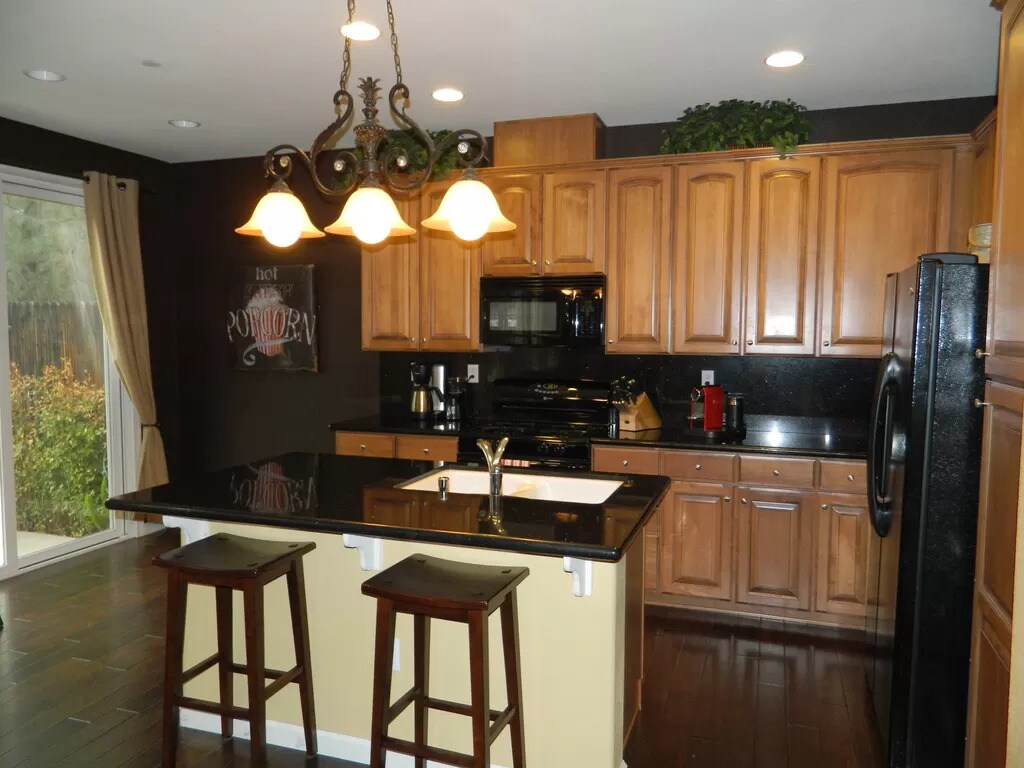 Primary Photo - 1203 Ferry Cir