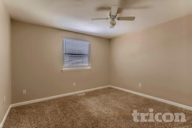 Building Photo - 18871 E Gunnison Pl