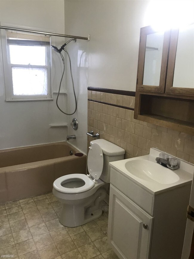 Building Photo - 1 br, 1 bath  - 529 Steward Ave A