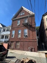 Building Photo - 12 Quincy St