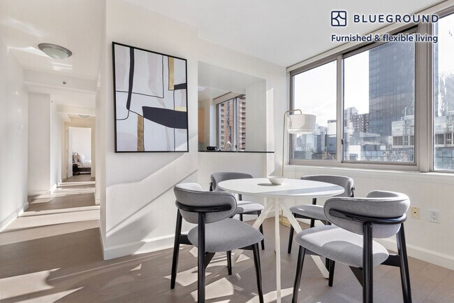 Foto del edificio - 561 10th Ave