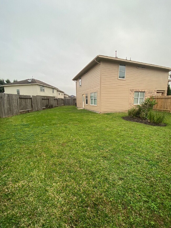 Foto del edificio - Spacious 4Bed, 2.5 Bath plus Bonus Room, 2-story home in the desirable Remington Grove community!