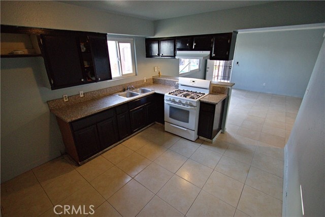 Building Photo - 3504 Pioneer Dr