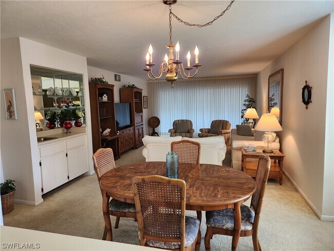 Foto del edificio - 980 Palm View Dr