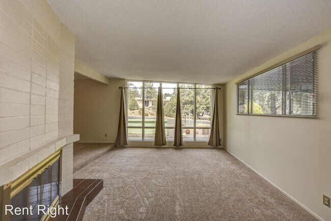 Building Photo - 3 br, 2 bath House - 1931 Foothill Drive