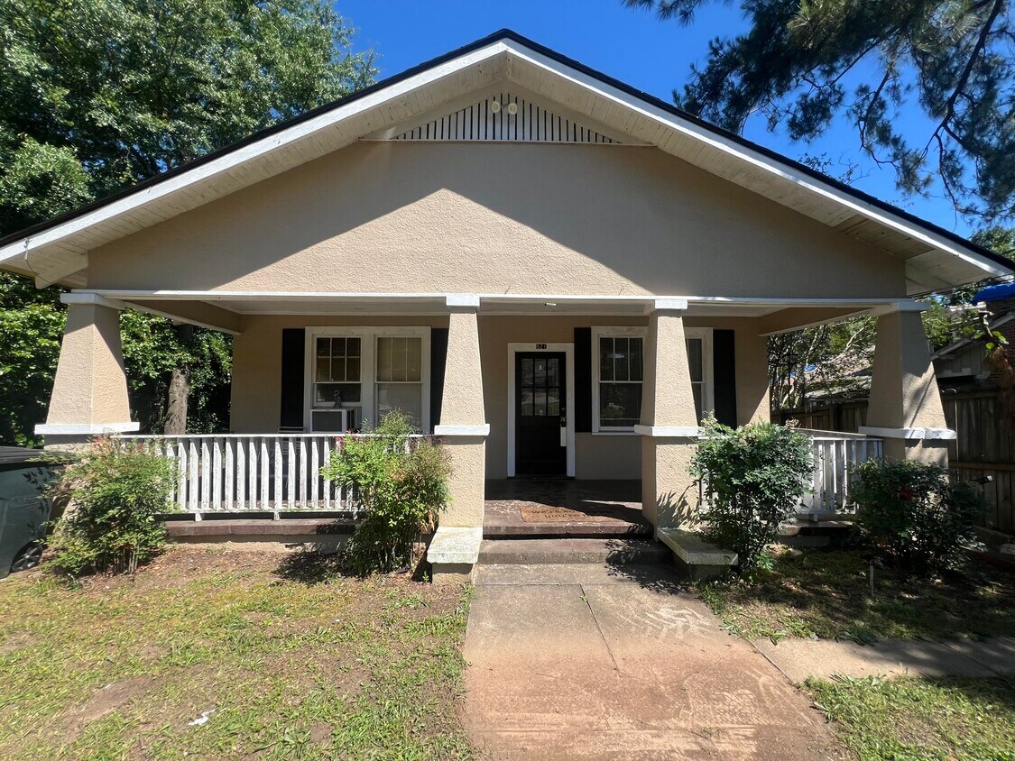 Primary Photo - 821 Georgia Ave