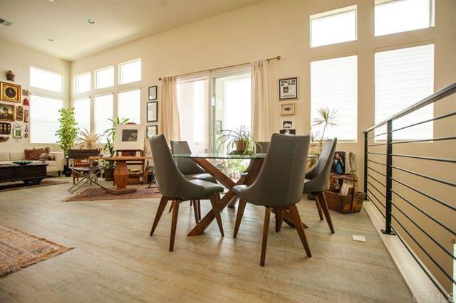 Foto del edificio - 2048 Foxtrot Lp