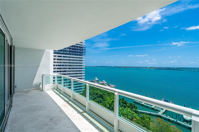 Foto del edificio - 1643 Brickell Ave