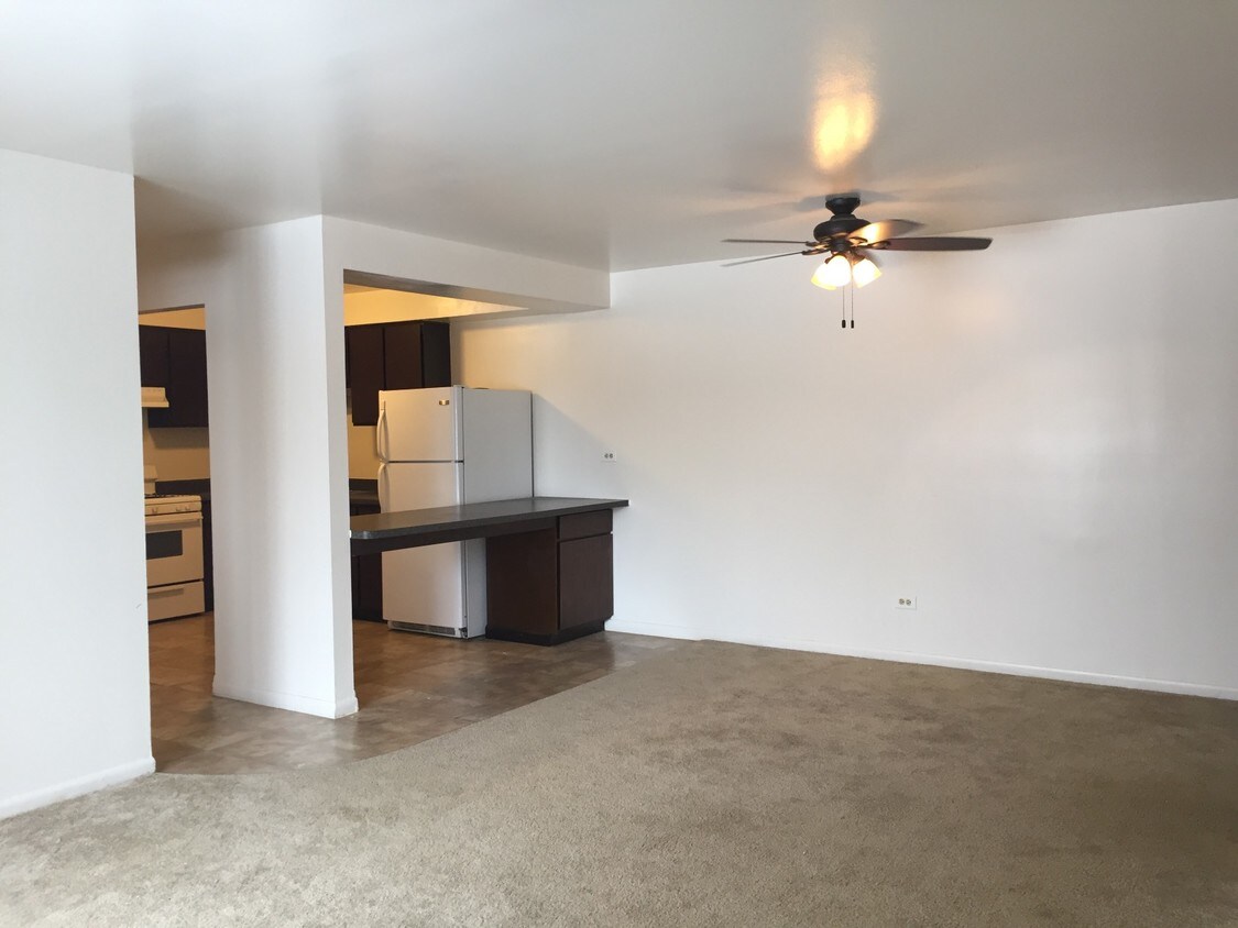 1125 Depot Rd Unit 02, Gurnee, IL 60031 Apartment for Rent in Gurnee