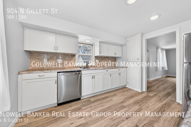 Building Photo - 904 N Gillett St