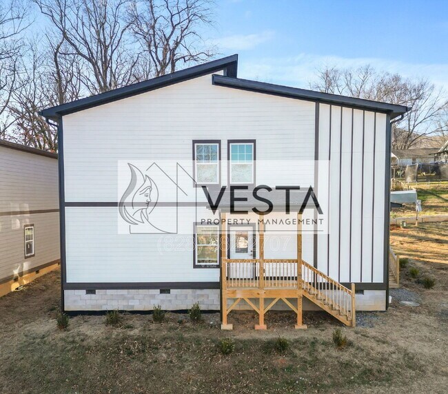 Building Photo - 510 Deaverview Rd