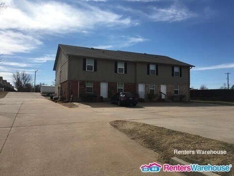 Building Photo - 816 SW 63rd St