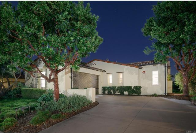 Building Photo - 8168 Santaluz Village Green N