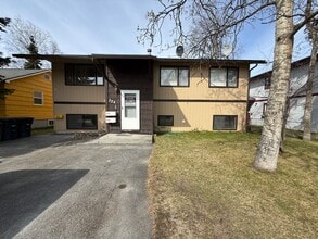 Building Photo - 524 N Klevin St