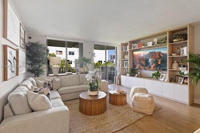 Foto del edificio - 141 Crandon Blvd