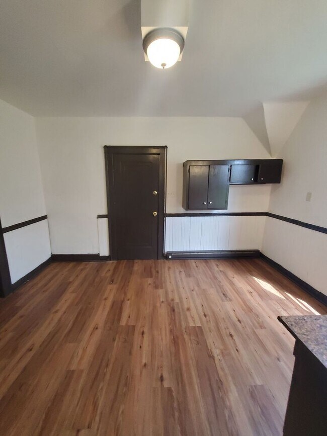Foto del edificio - 2106- 2106A W Keefe Ave (Duplex)