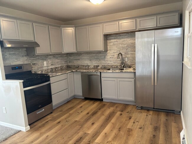 Foto del edificio - 3516 Central Ave