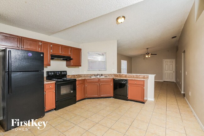 Foto del edificio - 7470 Groveoak Dr