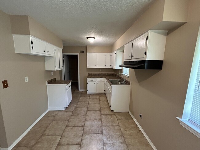 Photo - 3707 Wolf Trail Dr House