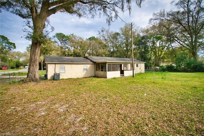 Foto del edificio - 3858 Randall Rd