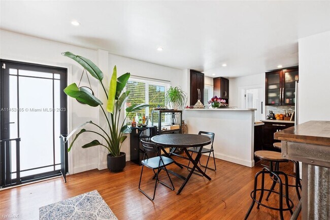 Building Photo - 4 br, 2 bath House - 10317 N Miami Ave