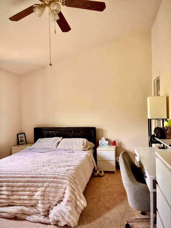 Foto del edificio - 10705 Greta Lynn Ct