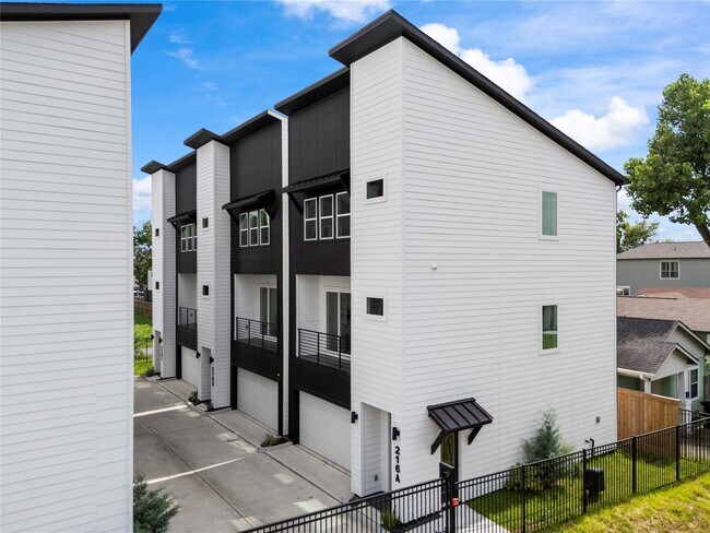 Foto del edificio - 216 E 31st St