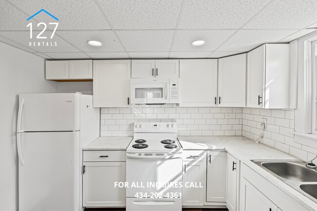 Foto del edificio - Cozy Upstairs 1-Bedroom Apartment in Fort ...